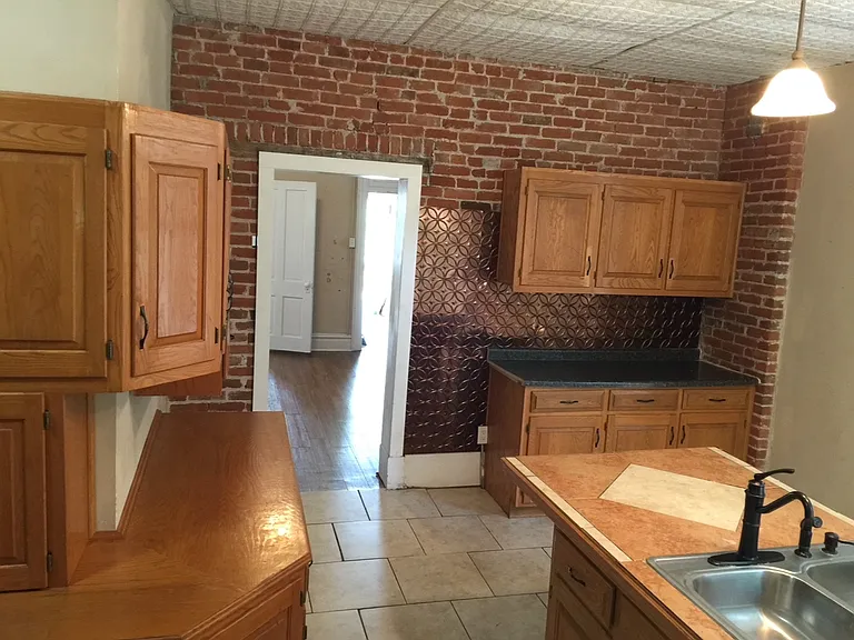 621 N 9th St #1 — Photo 2