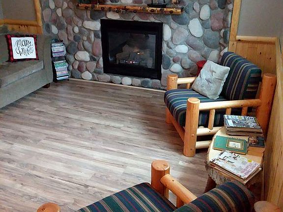  Living room, new floors.