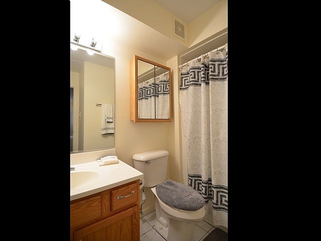 2nd image of 9008 W 140th St APT 1B