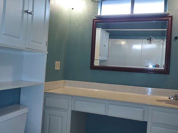 5th image of 639 Saint Charles Ct