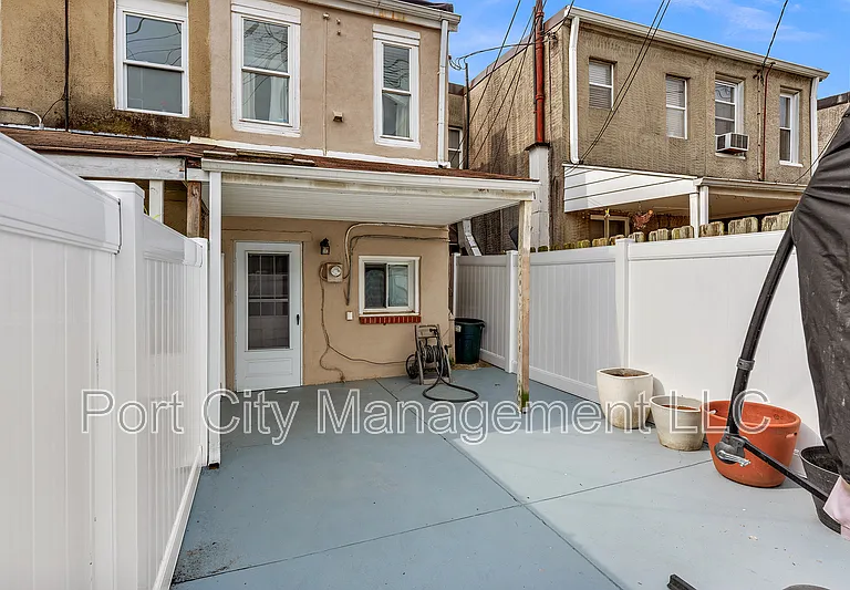430 W 23rd St — Photo 19