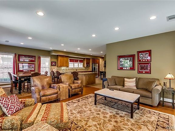 4th image of 1029 Myrtlewood Dr