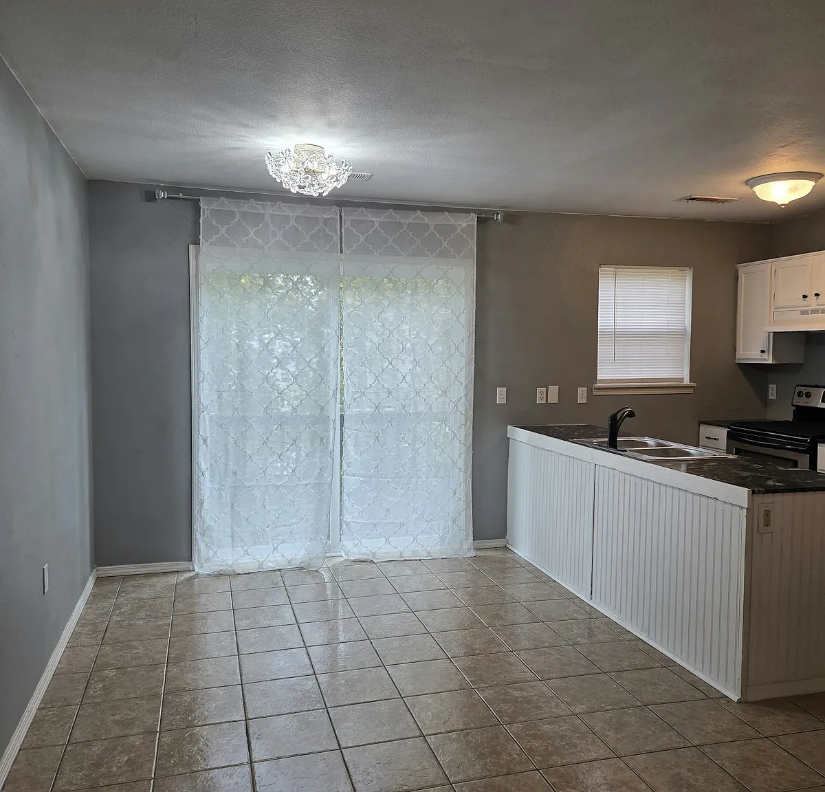 501 Braithwaite Street, Unit A — Photo 4