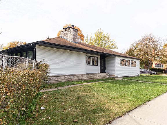 3rd image of 11940 Irving Ave