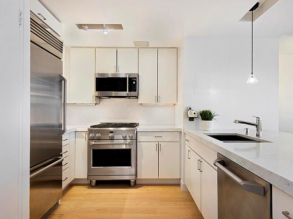 5th image of 345 W 58th St #14PR