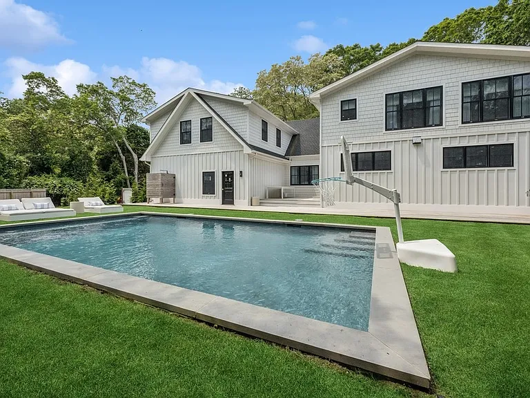 45 Sandra Rd — Photo 43