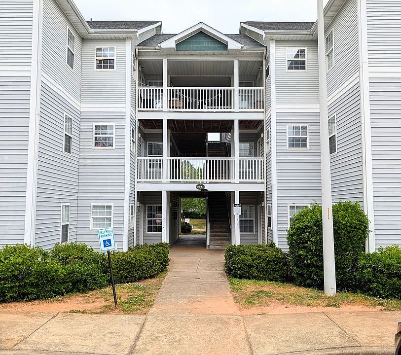 1st image of 2011 Wolfmill Dr APT 203