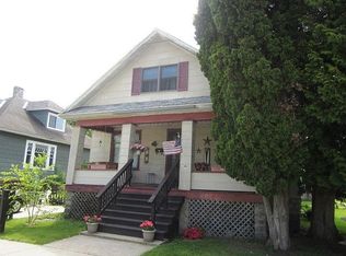 815 6th St, Menominee, MI 49858