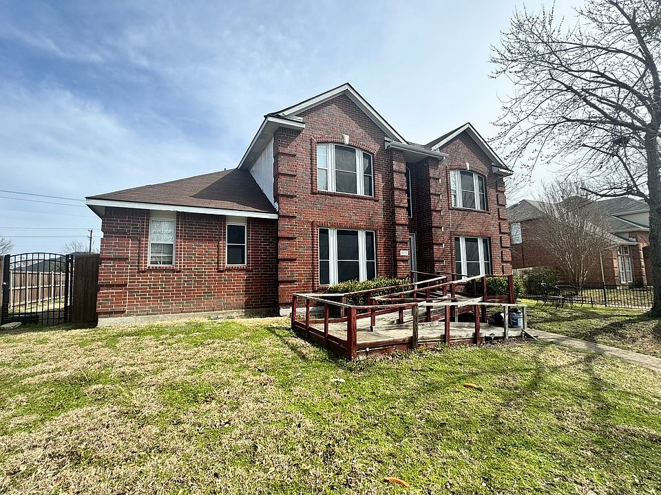 1st image of 4610 Clay Dr