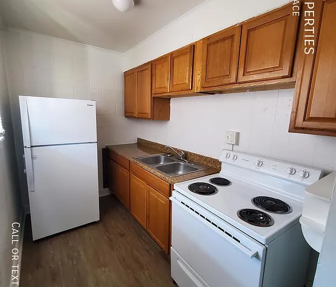 77 Harvey Pl — Photo 7