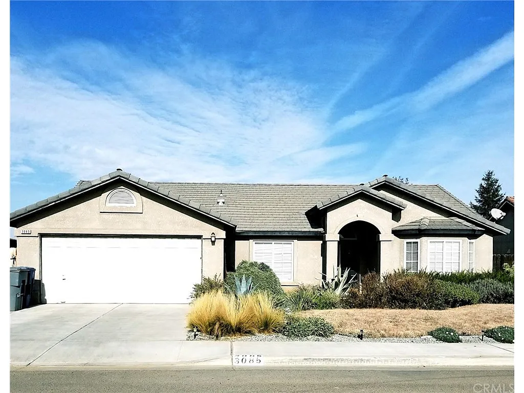 3085 Plumas St photo 1