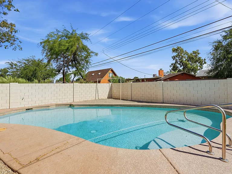 209 E Cairo Dr — Photo 26