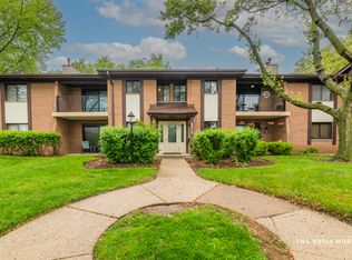 8212 Anchor Dr APT 501, Woodridge, IL 60517