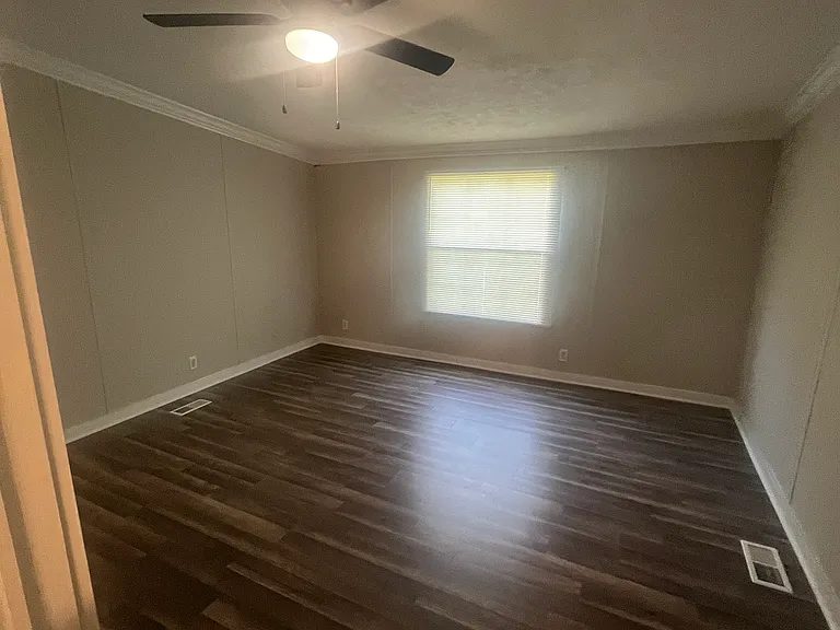 1443 Woodend Ln — Photo 2