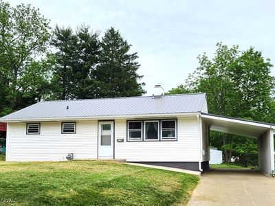 136 Hutchinson Dr, Saint Clairsville, OH, 43950