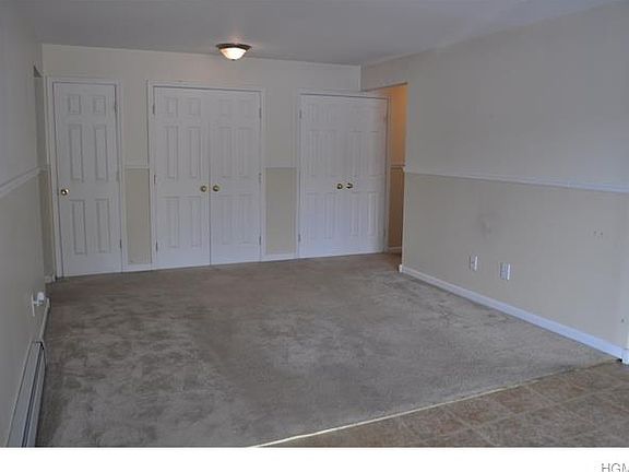 4th image of 100 Hillside Dr APT A1