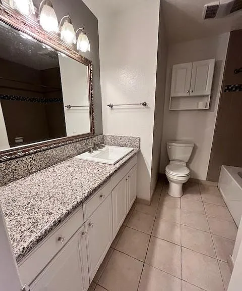 906 N Doheny Dr #512 — Photo 44