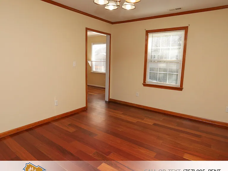 938 Churchill Ln — Photo 16