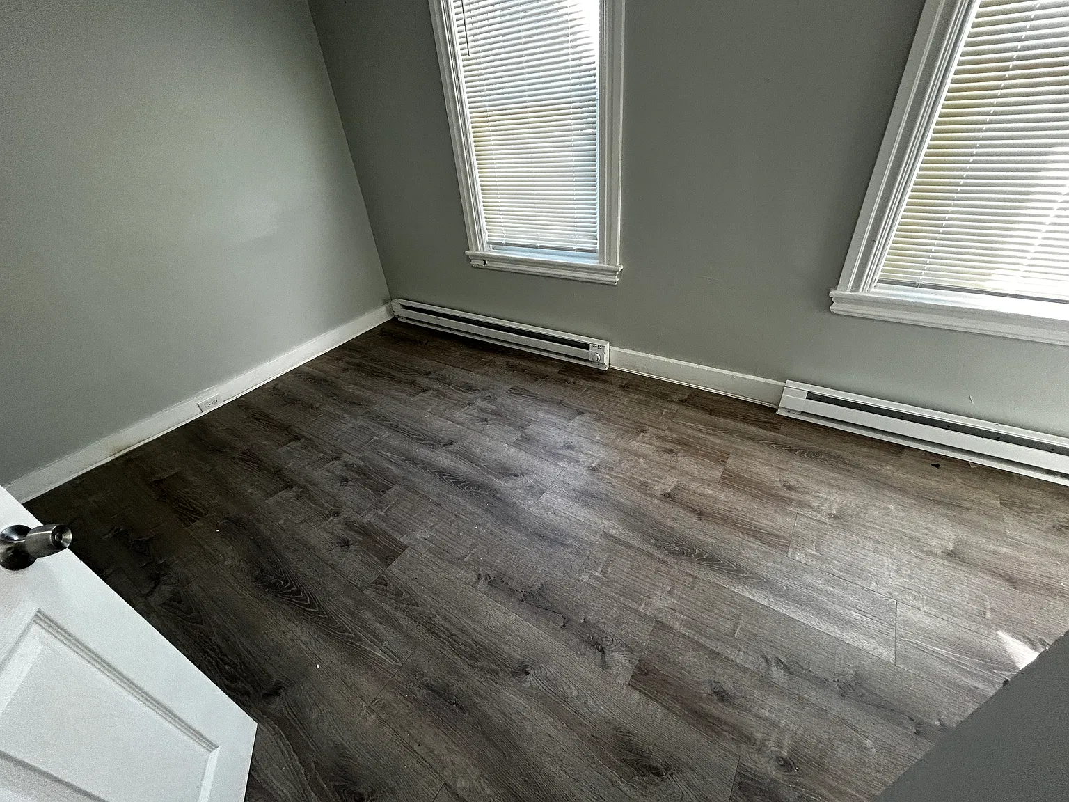 3 bed, 1100 sqft, $2,050 — Photo 4