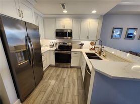 285 Centennial Olympic Park Dr NW