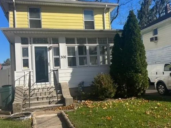 306 Brookfield Pl, Rahway, NJ 07065