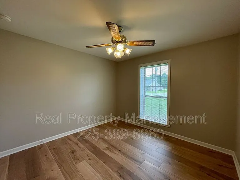 2422 Riverside Dr — Photo 18