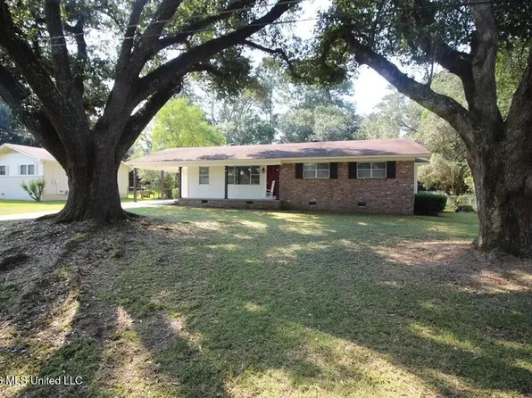 1242 W 18th St, Laurel, MS 39440