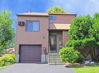 15 Walnut Ct, Fishkill, NY 12524