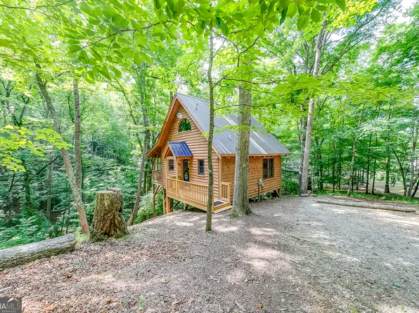 312 Peaceful Waters Cir, Demorest, GA 30535