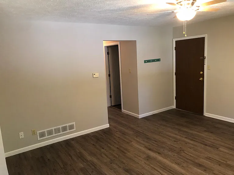 588 Holly Ct S — Photo 6