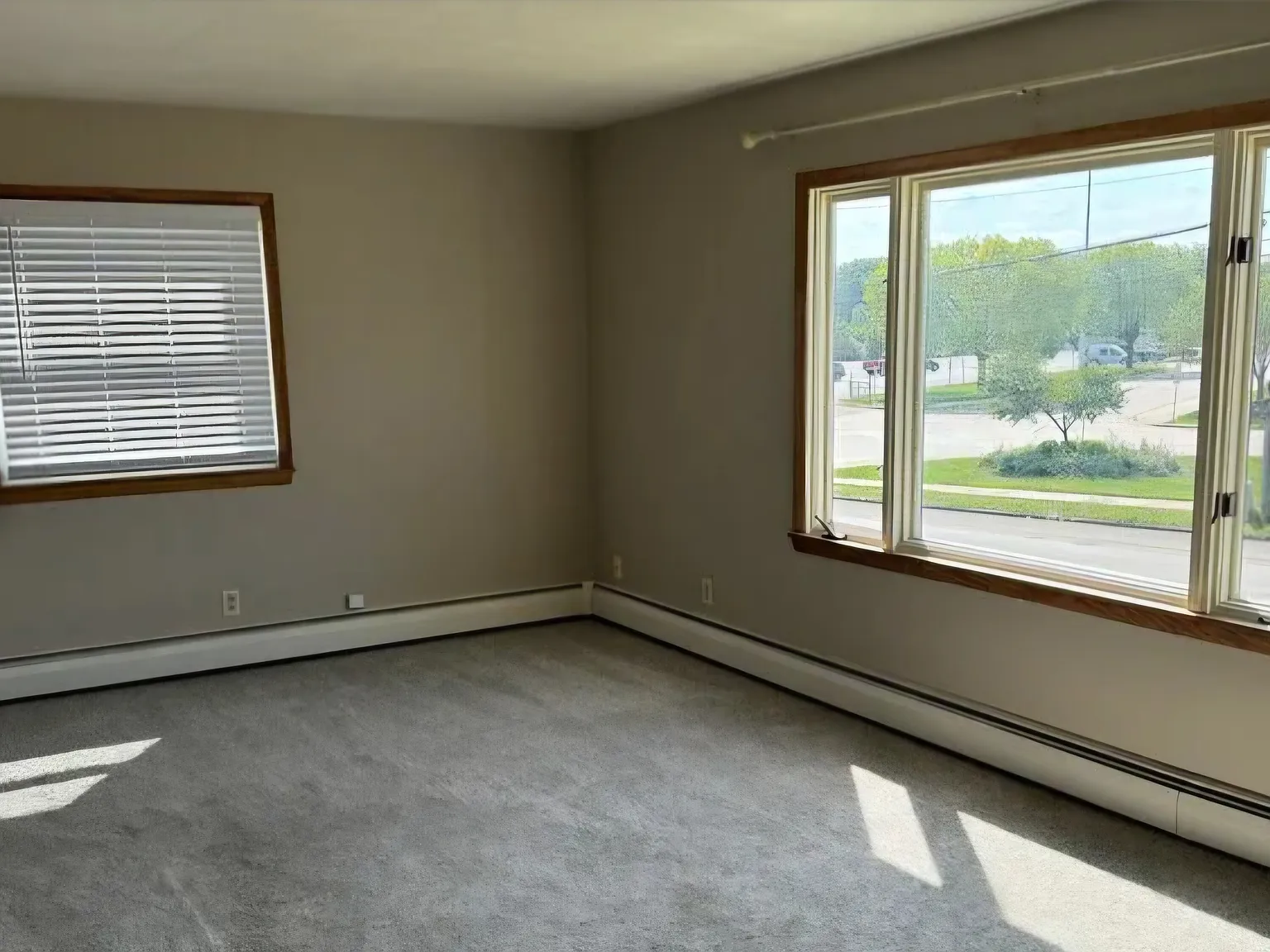 2 bed, 750 sqft, $980 — Photo 2