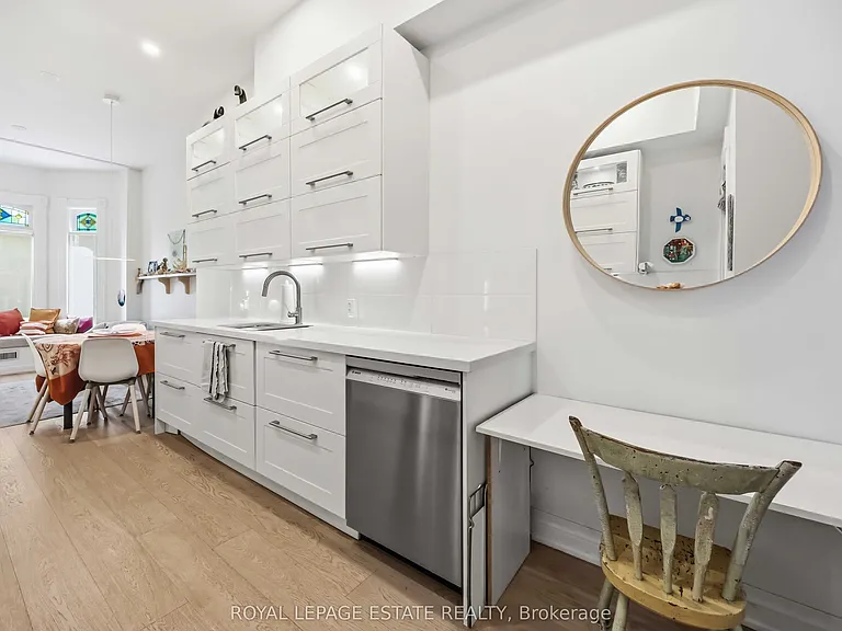 100 Seaton St — Photo 8