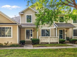9435 Greenspire Dr Unit 27, West Des Moines, IA 50266