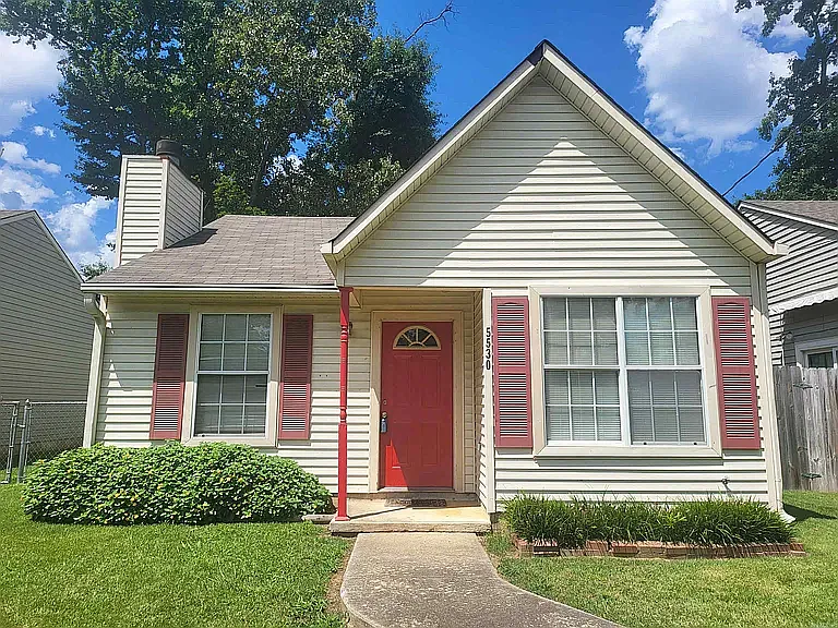 2 bed, 820 sqft, $1,150 — Photo 1