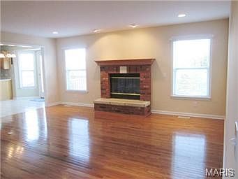 5th image of 171 Spring Brook Ct