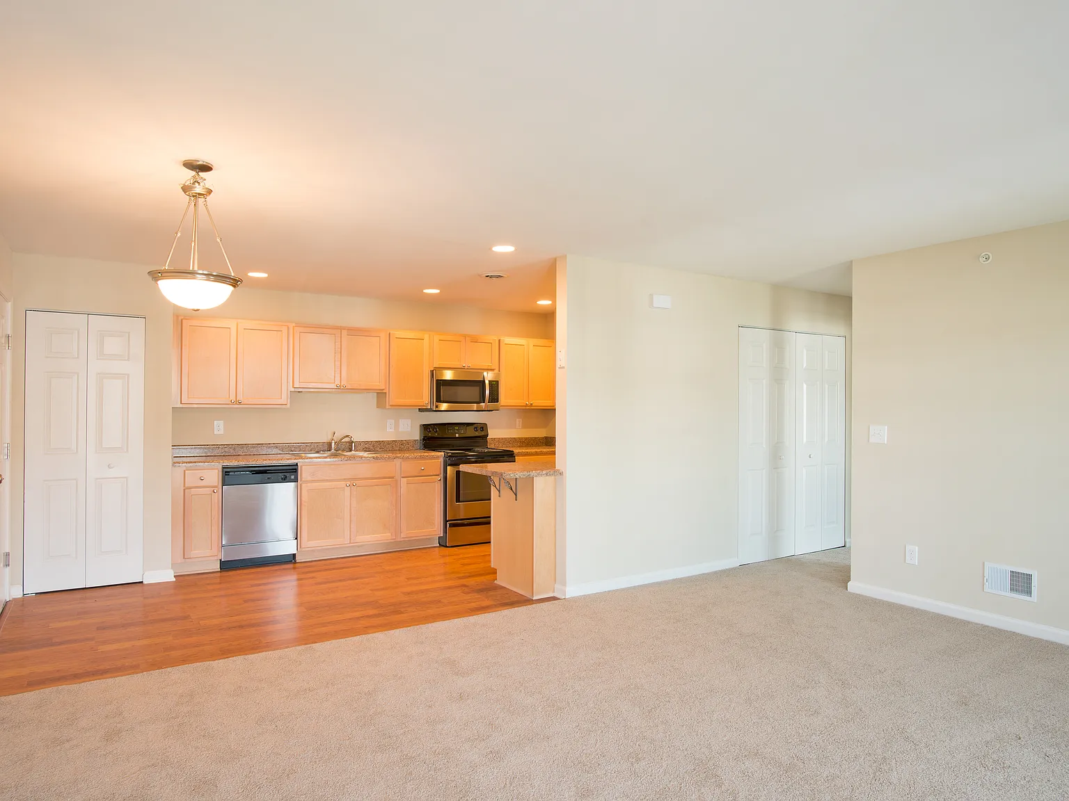 Kendall Square Apartments — Photo 1