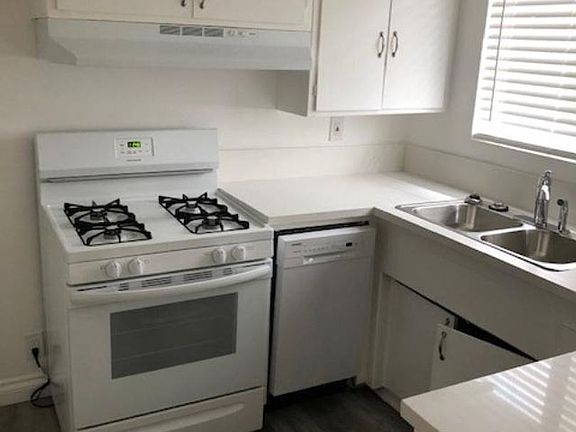 3rd image of 4334 Mammoth Ave APT 7