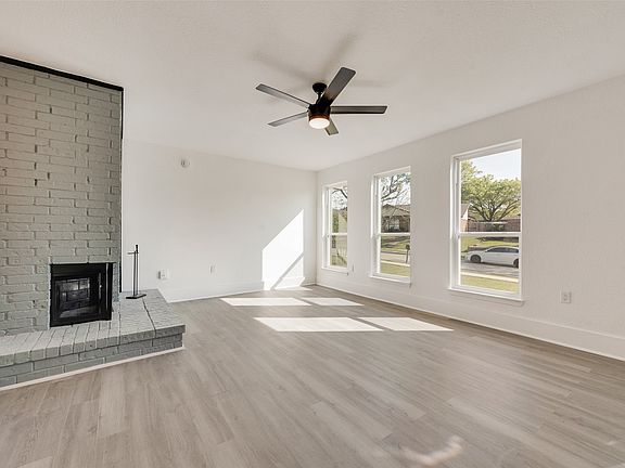4th image of 3217 Mahan Cir