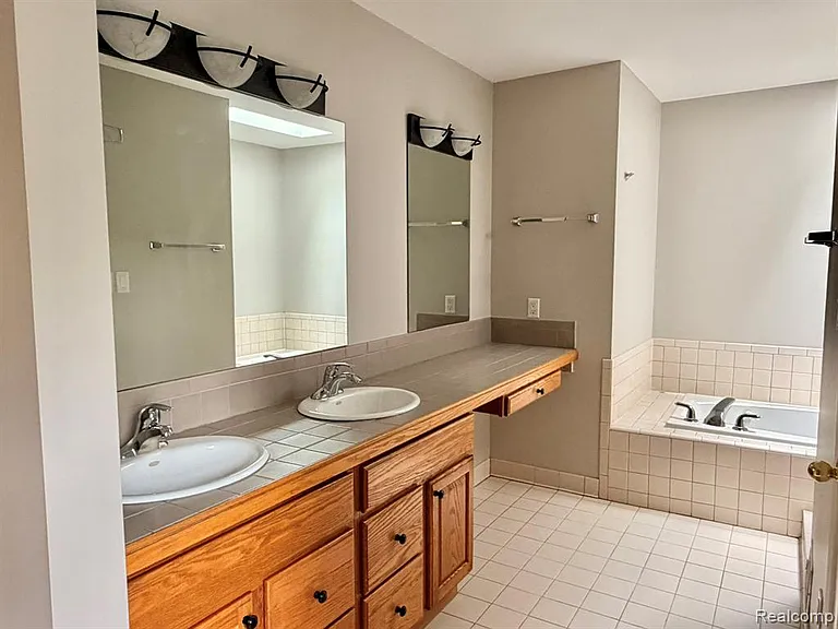 2111 Earlmont Rd — Photo 22