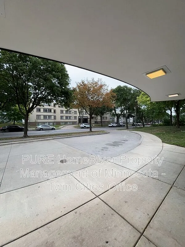 1 bed, 1.0 bath, 656 sqft, $1,300 — Photo 4
