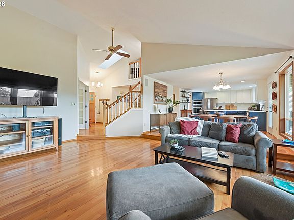 5th image of 15560 SW Hearth Ct