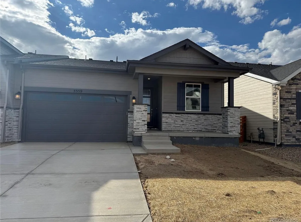 3 bed, 1803 sqft, $1,900 — Photo 1