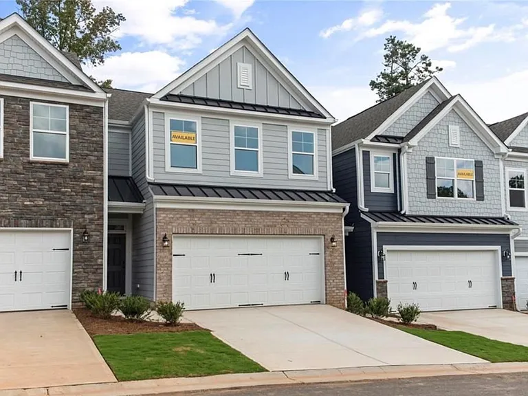 5004 Moonlight Ridge Dr — Photo 1