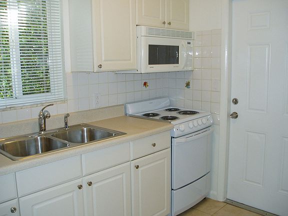 4th image of 632 N J St #2