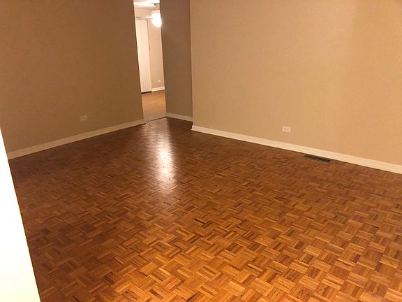 4th image of 17608 Oakwood Dr