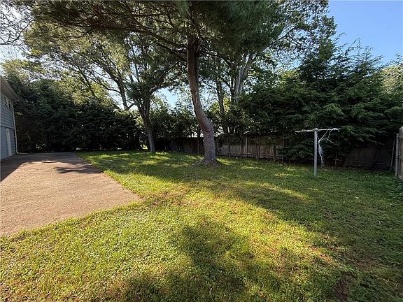 4th image of 67 Stella Dr