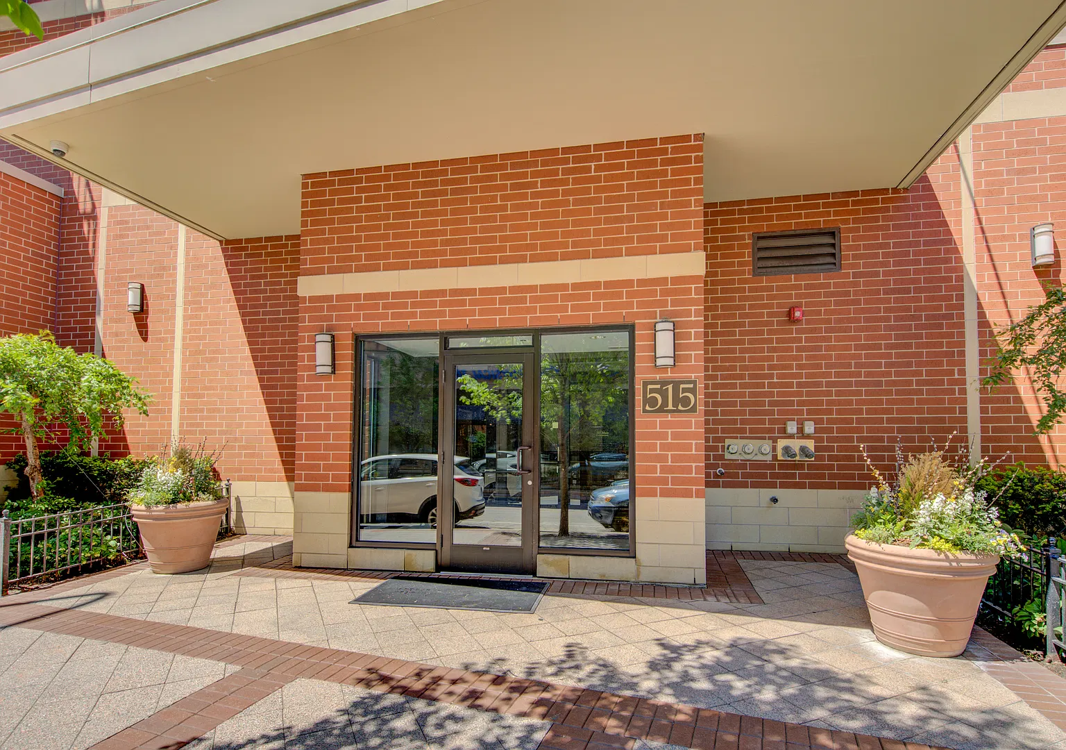 2 bed, 1268 sqft, $3,100 — Photo 2