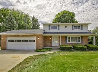 5073 Summit Dr, Saginaw, MI