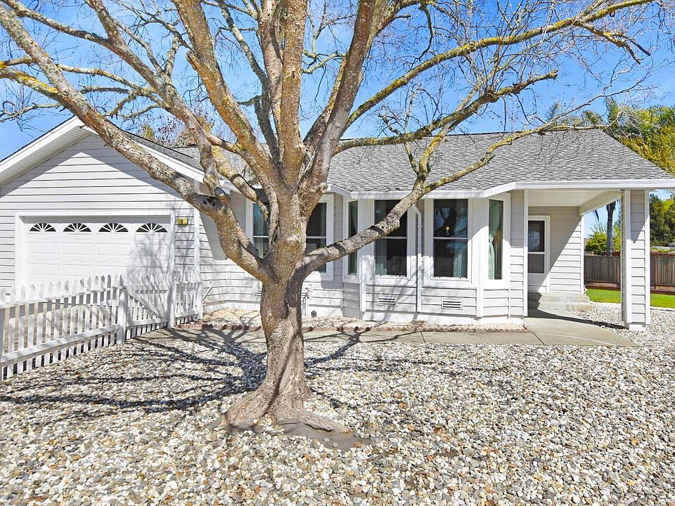 1st image of 8 Wren Ct