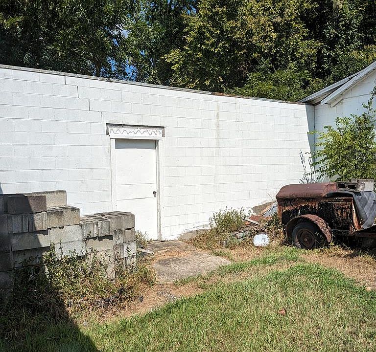 1st image of 326 W Atlantic St
